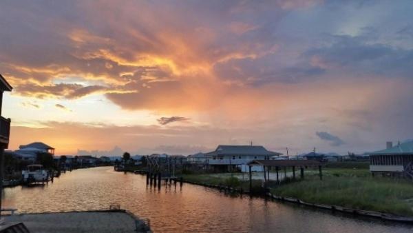 Waters Edge - Private Dock! Only Two Blocks From The Bay Or The Gulf! Plenty Of Parking For Cars Or Boats Home Dauphin Island Eksteriør billede