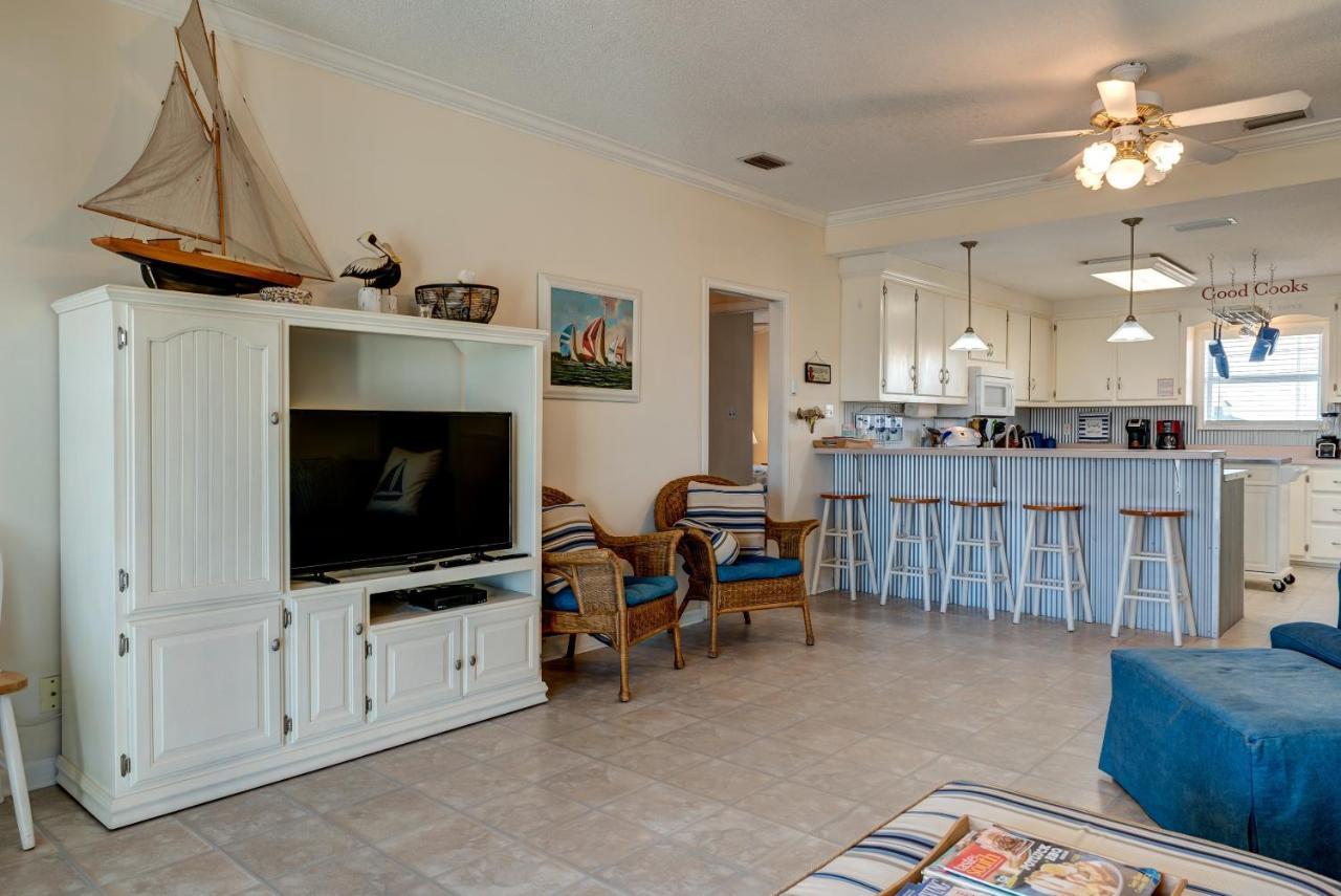 Waters Edge - Private Dock! Only Two Blocks From The Bay Or The Gulf! Plenty Of Parking For Cars Or Boats Home Dauphin Island Eksteriør billede